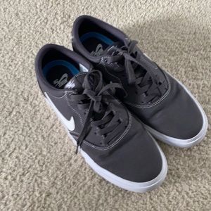 Nike SB charge tennis shoes